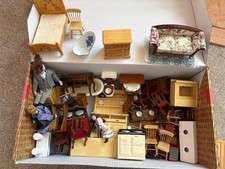Dolls house furniture - dolls, bundle
