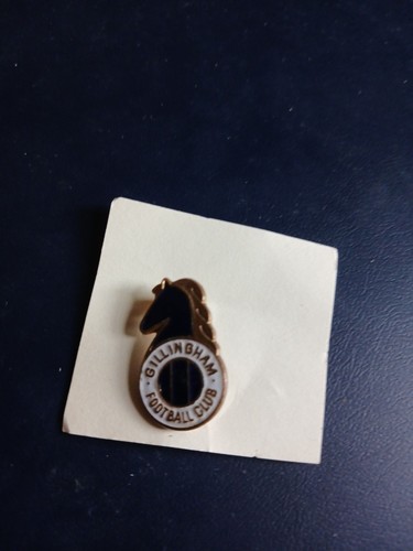 Gillingham badge - fc,