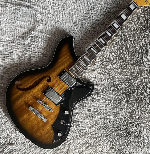 Semi hollow body - semi,