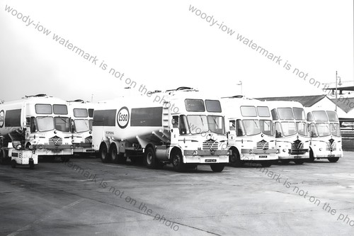 Cv097 esso petroleum - -,