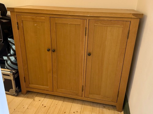 Solid oak cupboard cabinet - ,