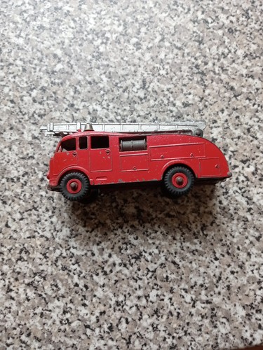 Dinky toys fire engine - dinky, 555