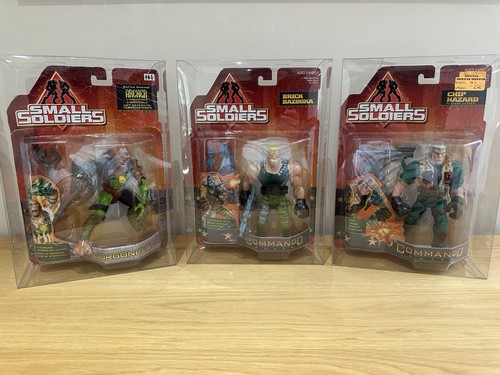 Small soldiers figures carded - soldiers,