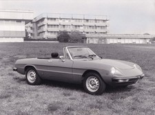 1978 ALFA ROMEO 2000 SPIDER, L.H.D. FRONT SIDE VIEW, PHOTOGRAPH.