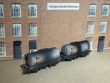 2 X BACHMANN OO GAUGE 37-580