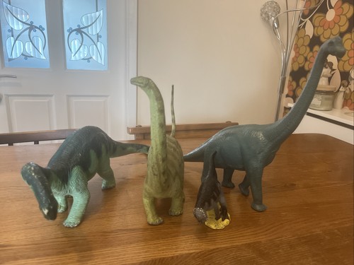 Large vintage toy dinosaur - large,