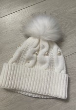 Lipsy Girls Crème pearls Bobble Hat Age 7/10 Years New?