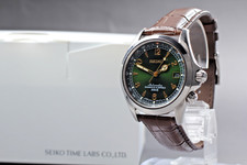 *Exc+5* SEIKO 6R15-00E1