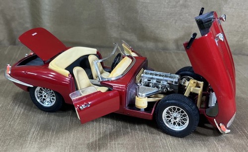 Bburago 1961 jaguar - bburago, red