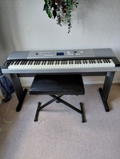 Yamaha Portable Grand DGX-520