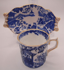 Royal Crown Derby Mikado Hand