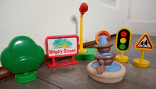ELC Happyland  - Village accessories - tree, fountain, road signs