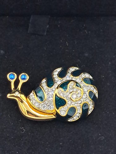 Swarovski enamelled snail - enamelled,