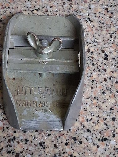 Vintage little giant razor - little,