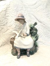 Lladro Nao  ‘ Girl on Bench with Doves’  0383  - B2* beautiful condition
