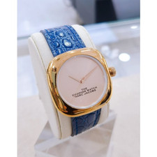 Marc Jacobs The Cushion Quartz