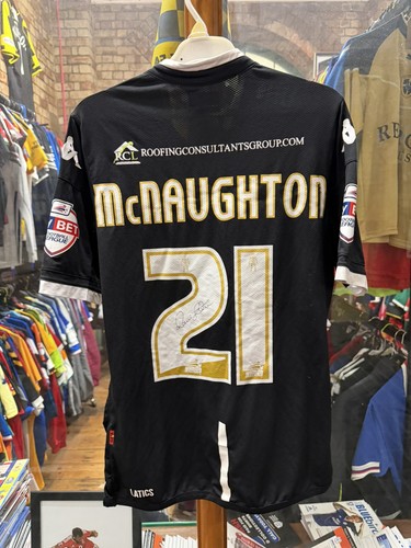 Match worn signed kevin - &,