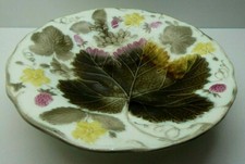ANTIQUE MAJOLICA LEAF PATTERN COMPORT PLATE  WEDGWOOD STAMPED STRAWBERRY GRAPES 