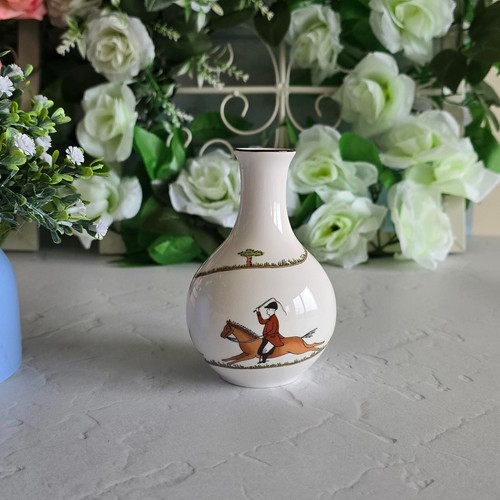 Wedgwood hunting scenes vase - wedgwood,