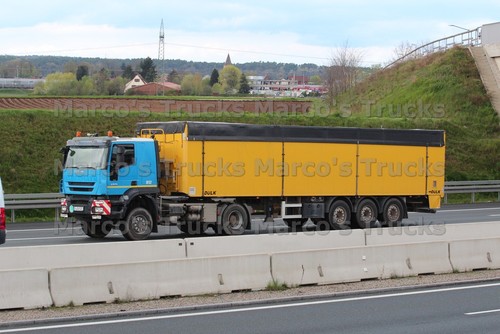Truck photo iveco trakker - truck,