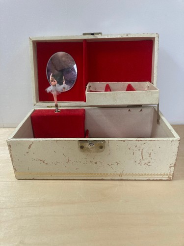 Vintage musical jewellery box - musical,
