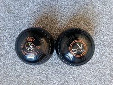 Drakes Pride black lawn bowls
