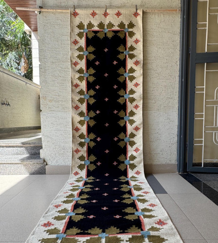 Black ivory wool runner floral - black,