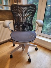 Stunning Herman Miller  Mirra