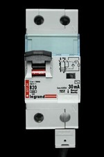 LEGRAND 20 AMP TYPE B 6kA 30mA