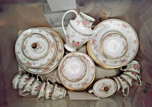 Royal doulton canton china - royal,