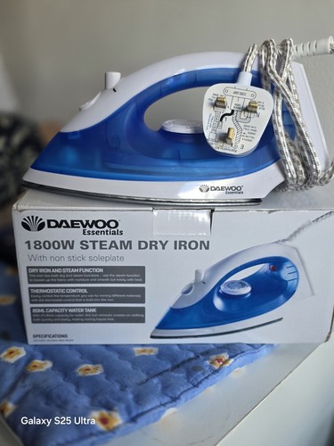 Daewoo 1800w steam - dry, iron