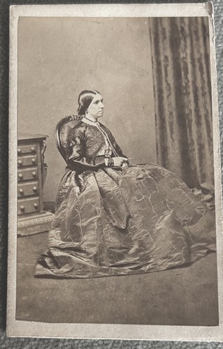 Cdv fashionable victorian - cdv.,