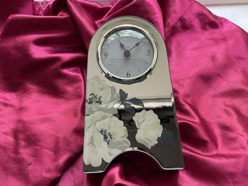 Clock mantle next - mantle, clock,