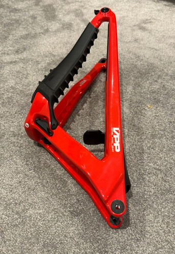 Santa cruz v10 - rear, end
