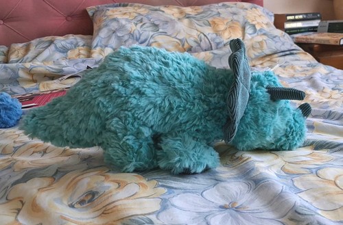 Bnwt teal green triceratops - bnwt,