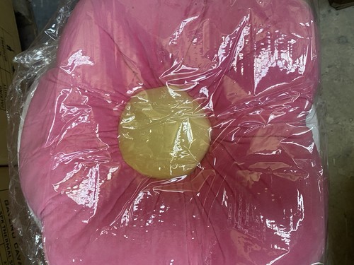 Flower shaped plush floor - flower,