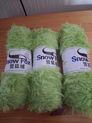 Snow fox eyelash yarn - snow,
