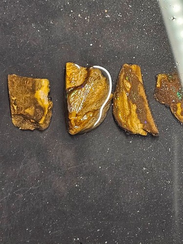 102cts australian boulder - 102cts,