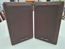 Realistic Minimus 7W Walnut Bookshelf Speakers in Great Condition. 