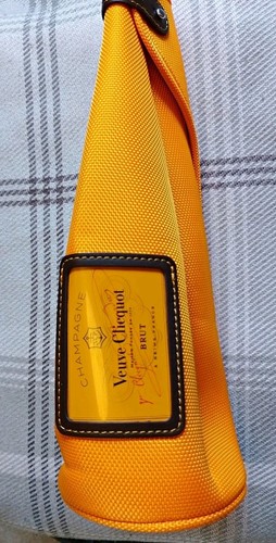 Veuve clicquot champagne - veuve,