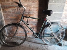 Men's bicycle - in very good condition - serviced a year ago but not used since.