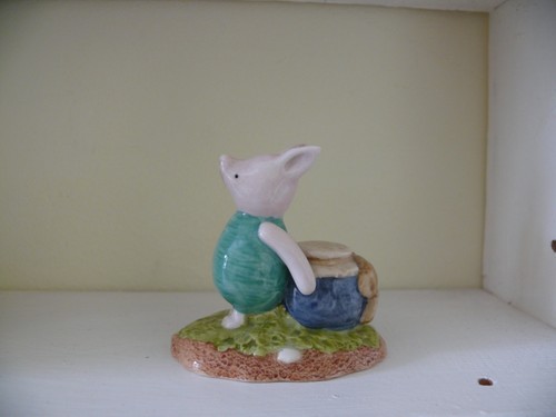 Winnie the pooh piglet and - winnie,