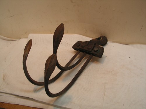 Vintage point spade - point, claw
