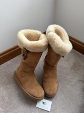 GENUINE UGG BOOTS W PLUMDALE