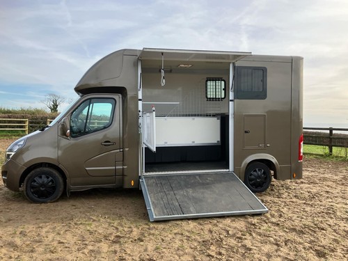 Equestrian horsebox ton - equestrian,