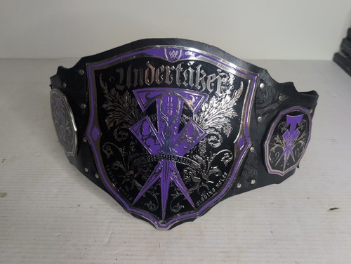 Undertaker wwe the phenom - undertaker,