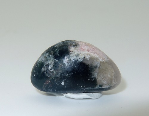 Tugtupite tumbled stone - tugtupite,