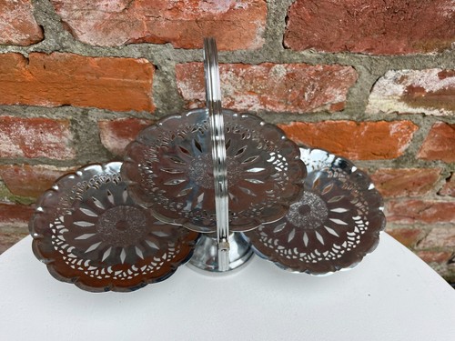 Retro metal folding - three, tier