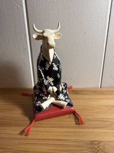 Cowparade meditating cow - meditating,