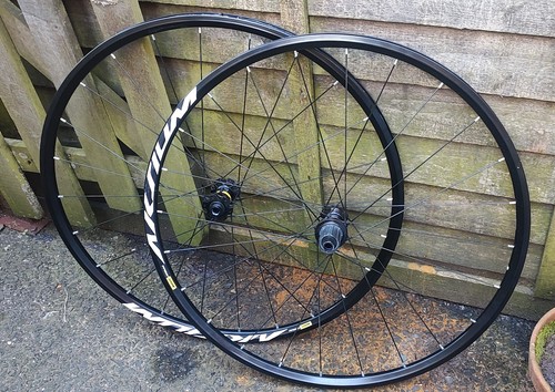 Mavic aksium wheelset 622x17c - mavic,